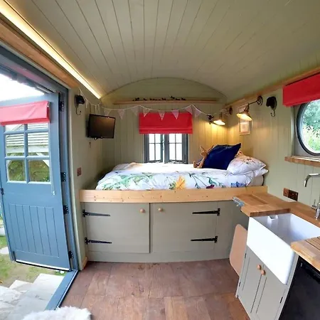 Romantic Retreat - Luxury Shepherds Hut + Hot Tub! Casa vacanze